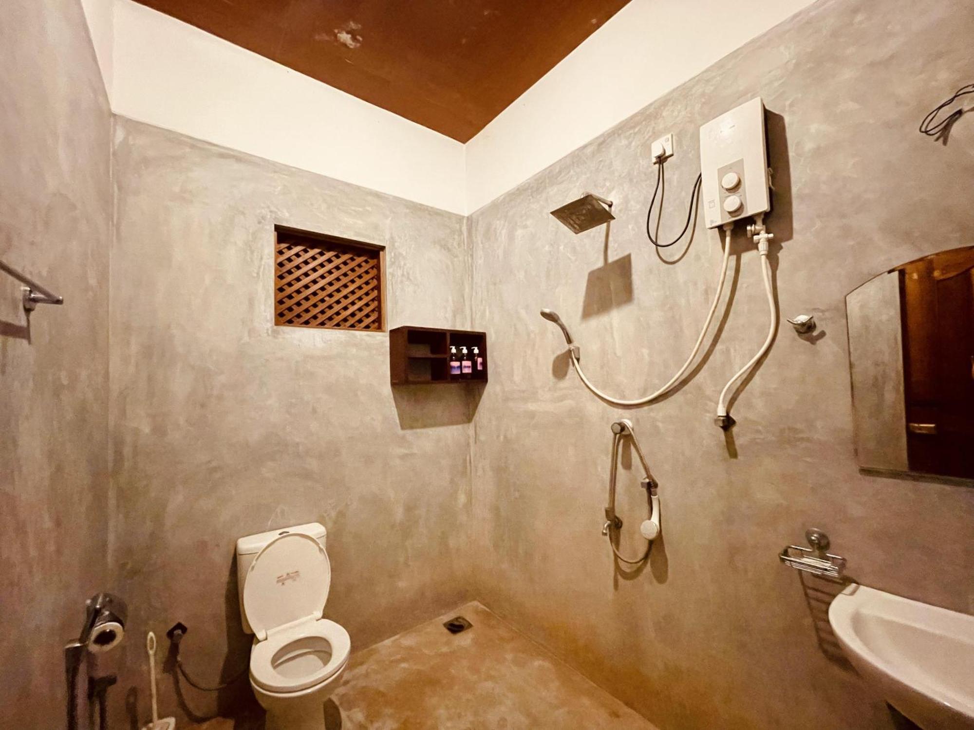 Albergue Coconut Hill Arugam Bay Exterior foto
