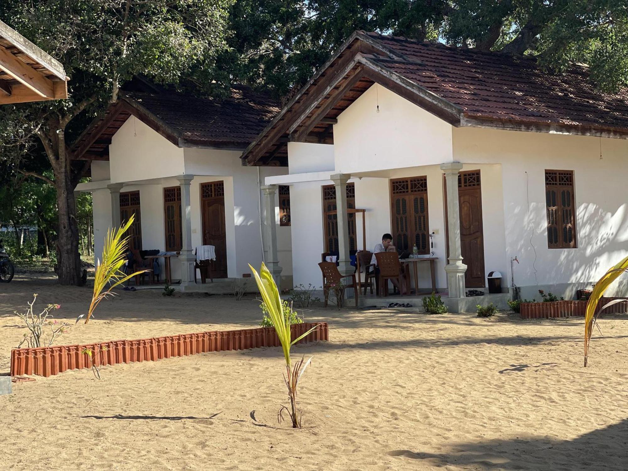Albergue Coconut Hill Arugam Bay Exterior foto